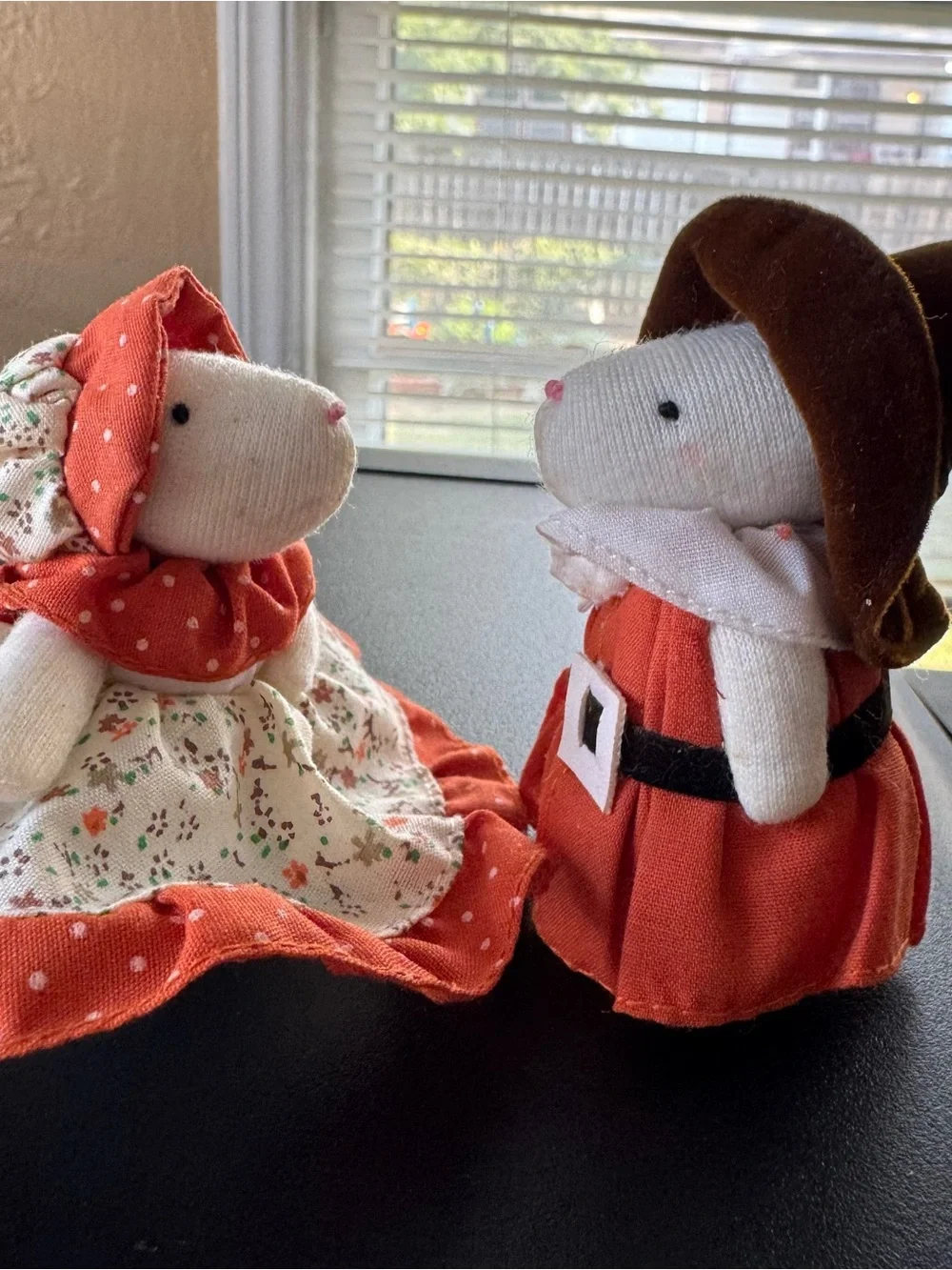Russ Berrie Orange and Brown Colonial Mouse Couple